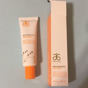 Re9 Advanced Soft Focus Veil with SPF 30
